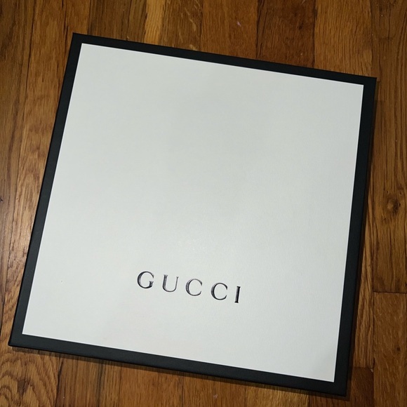 Gucci White and Black Box - Picture 1 of 3